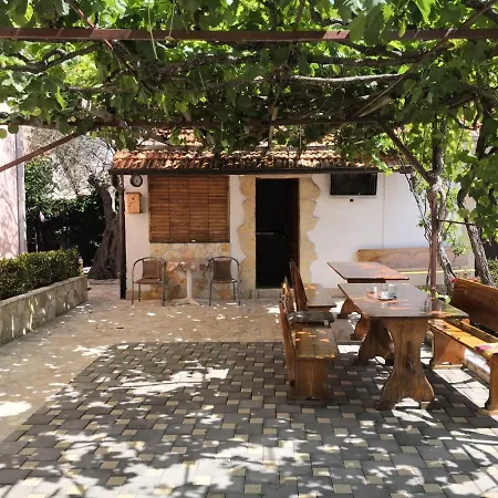 Apartamento A4 Cozy Apartment W Big Garden Balcony & Grill