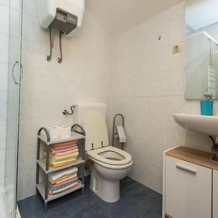 A4 Cozy Apartment W Big Garden Balcony & Grill Apartamento